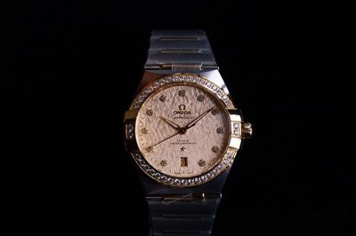 Omega Constellation 39mm 8800 Movement Date Window Sunburst-Patterned Gold Dial Diamond Scales 18K Men Watch